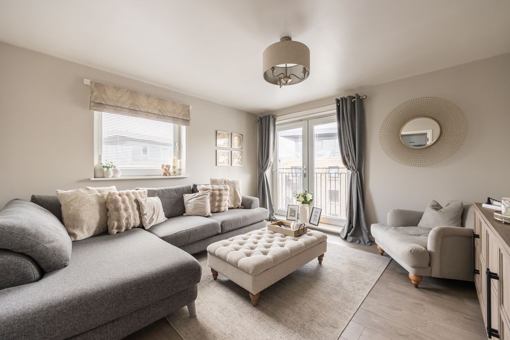 Property photo 2 of 18 Property Image 2