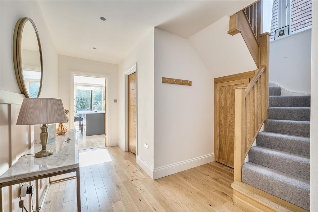 Property photo 3 of 28 1347136-28-68B85Dff92174.Jpg