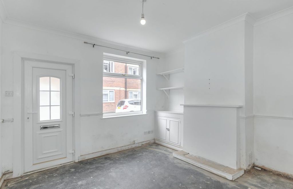 Property photo 2 of 11