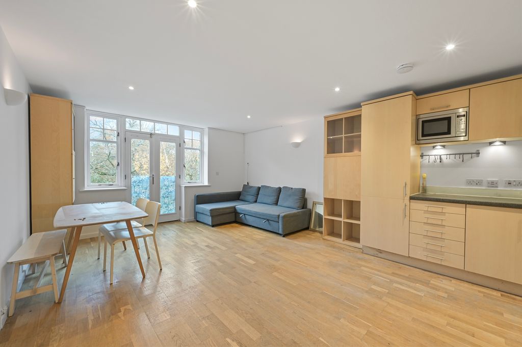 Property photo 2 of 11