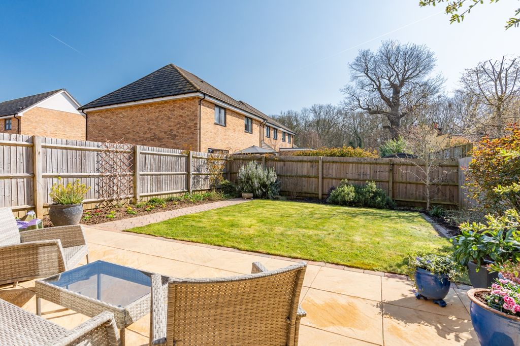 Property photo 2 of 31