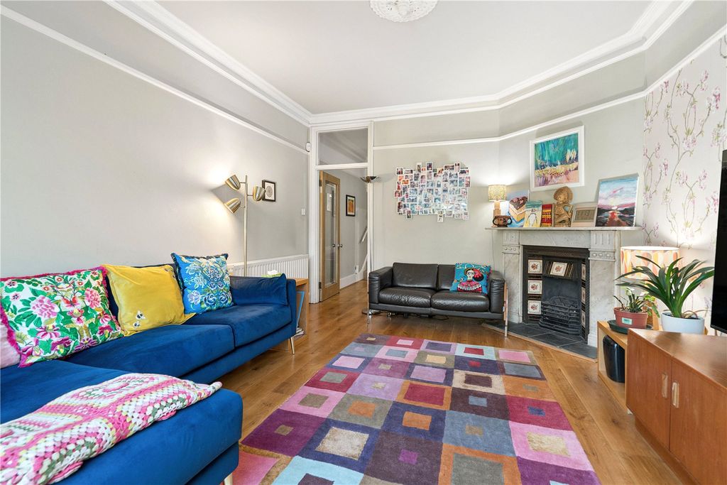 Property photo 2 of 19 Picture No. 18