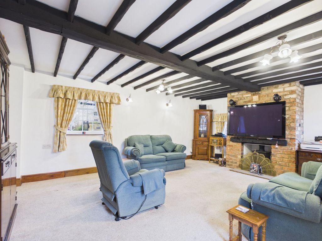 Property photo 3 of 27