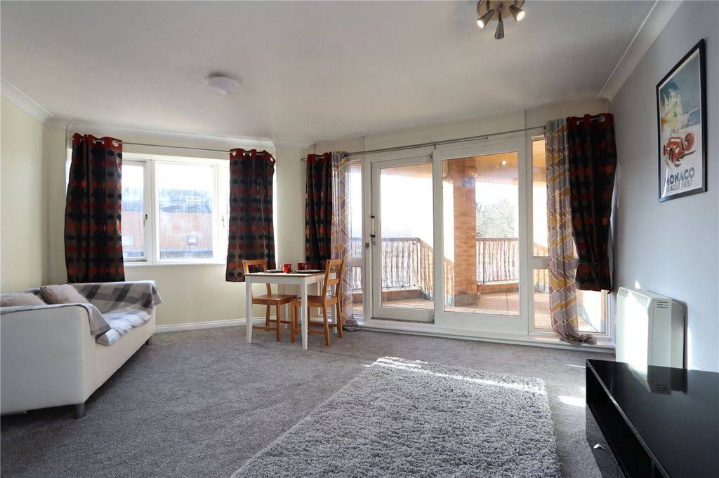 Property photo 3 of 14 Picture No. 16