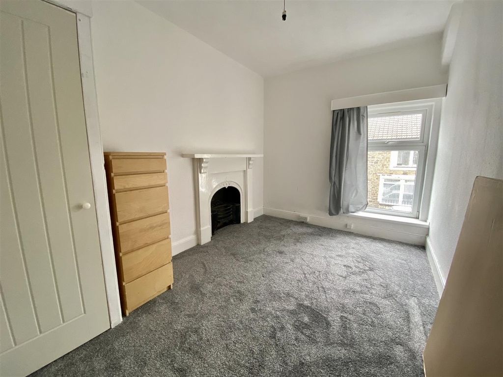 Property photo 1 of 5 Bright Bedroom With Character Fireplace...