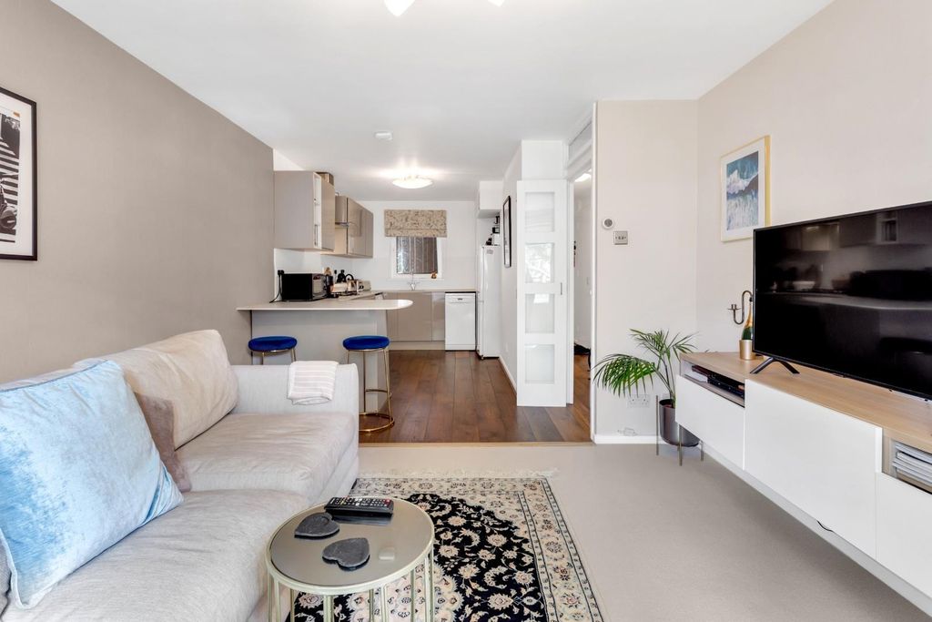 Property photo 3 of 8 Open Plan