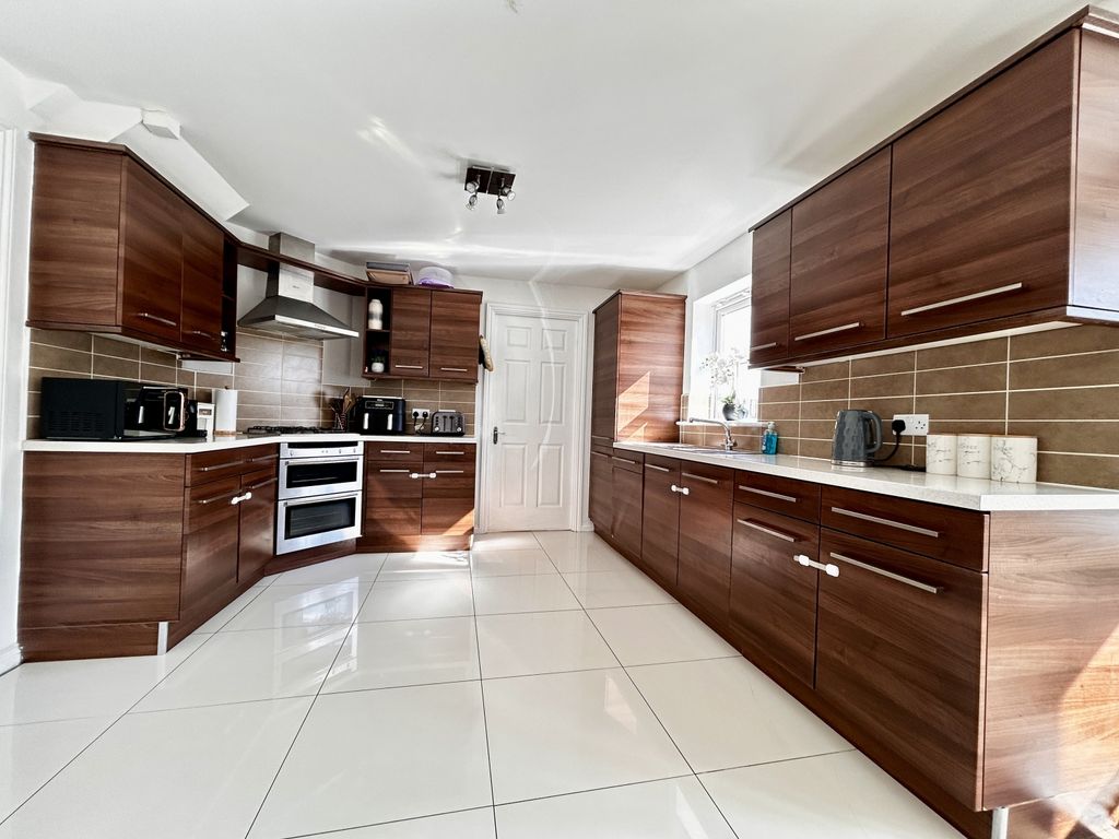 Property photo 3 of 23 Img_3643