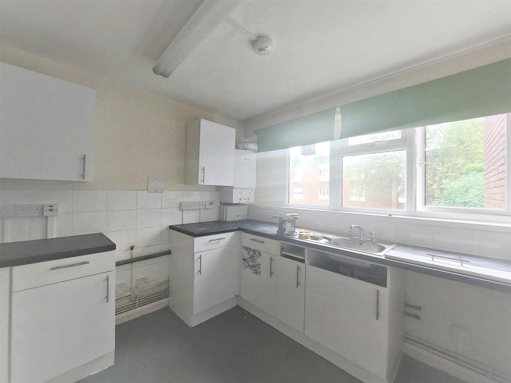 Property photo 3 of 4
