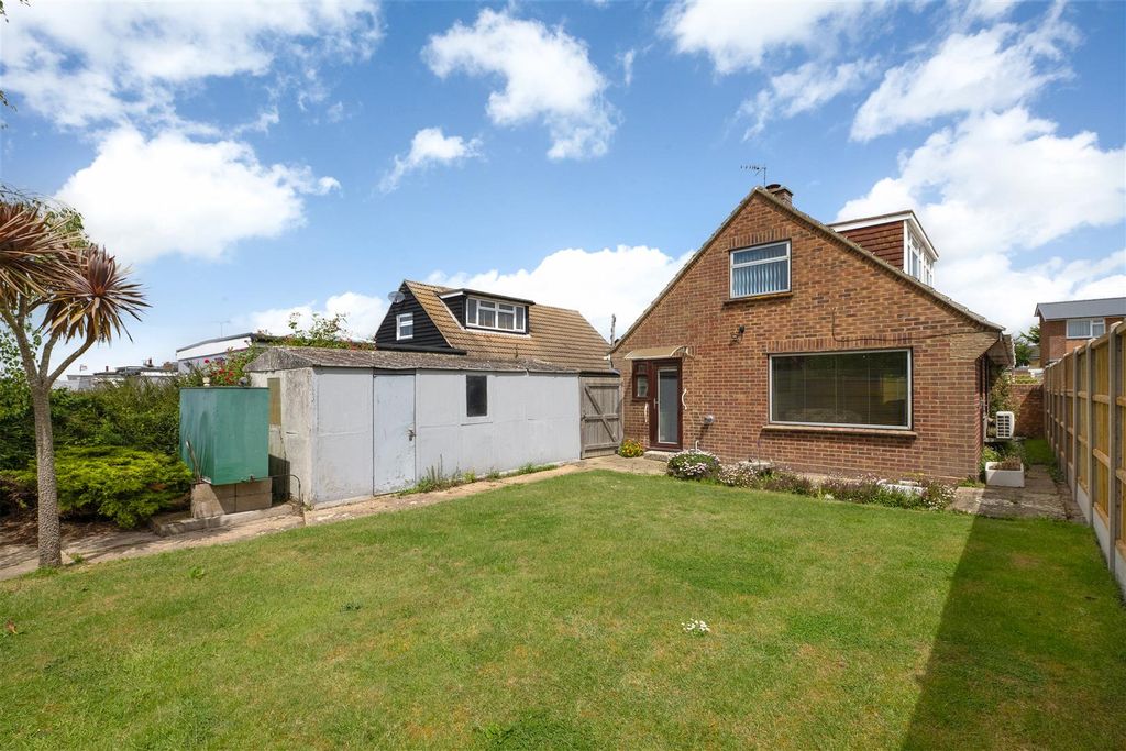 Property photo 3 of 19 Eden Road, Seasalter, Whitstable