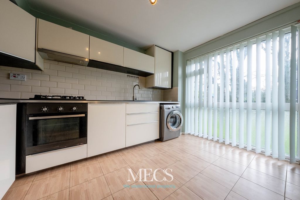 Property photo 2 of 14 4729882