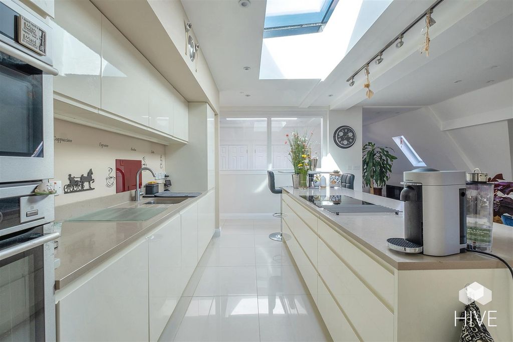 Property photo 1 of 21 Kitchen