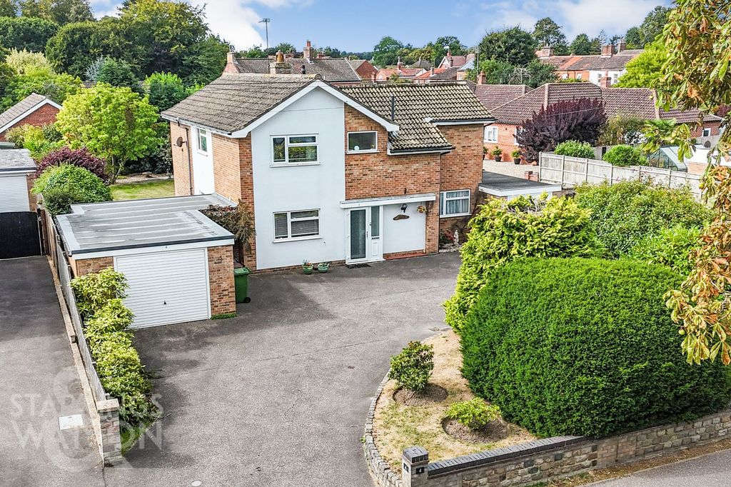 Property photo 1 of 27