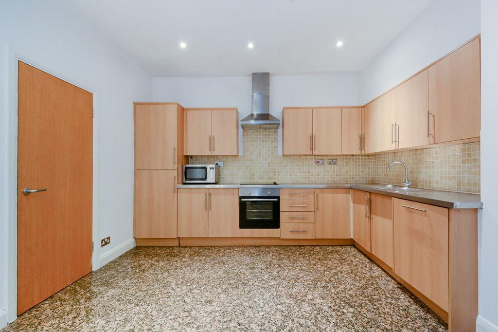 Property photo 3 of 29