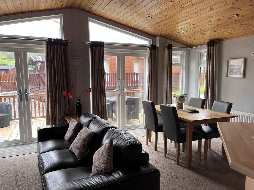 Property photo 1 of 15 Main Photo