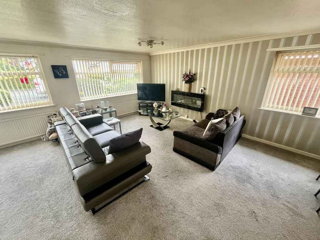 Property photo 3 of 16 Living Room