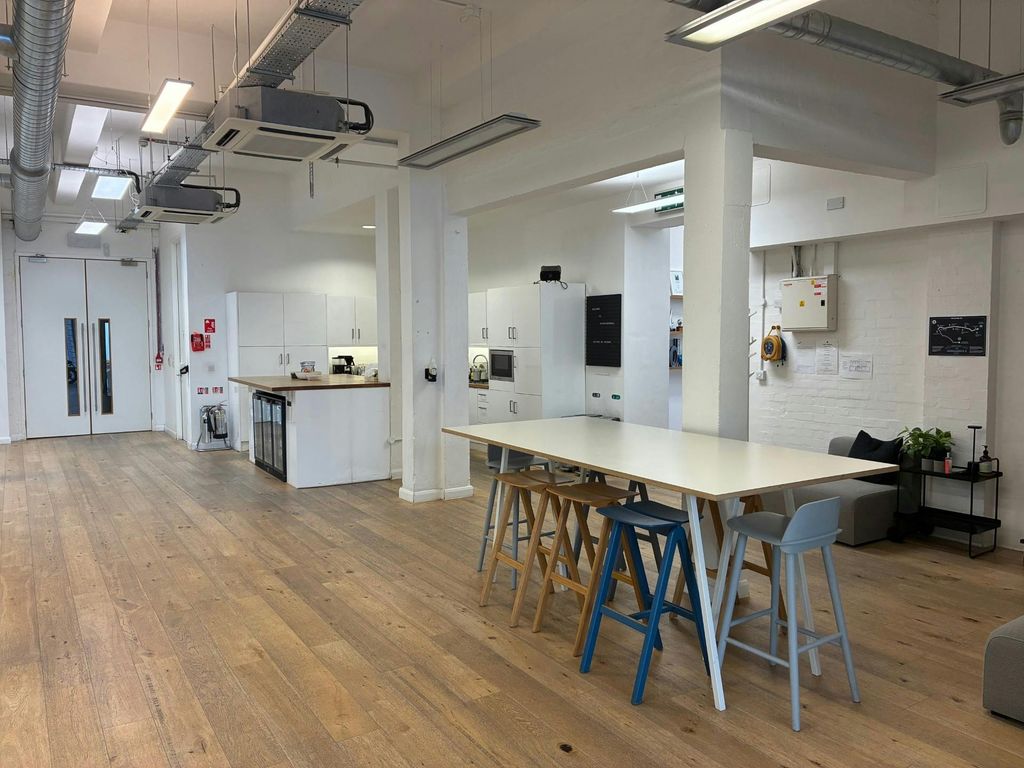 Property photo 3 of 8 Thumbnail_Img_0051.Jpg