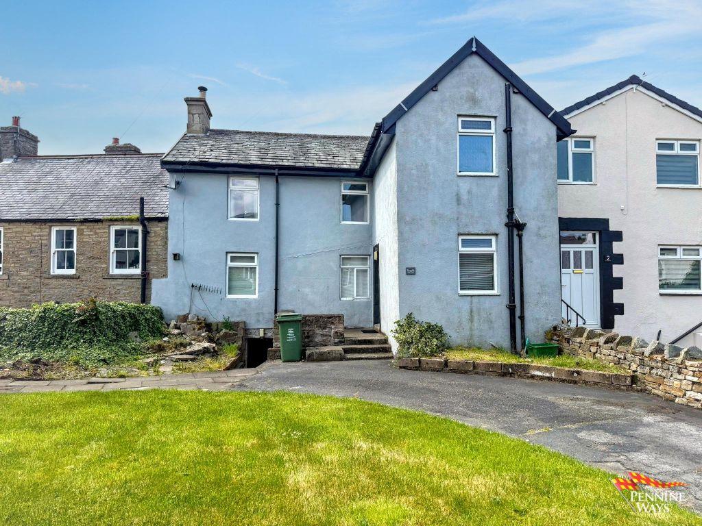 Property photo 2 of 31