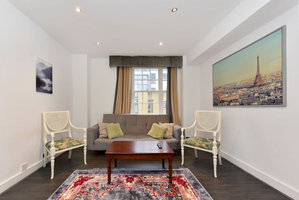 Property photo 2 of 8