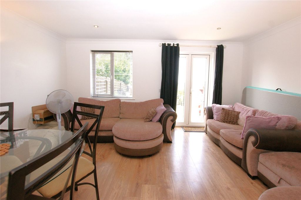 Property photo 3 of 12 Picture No. 30