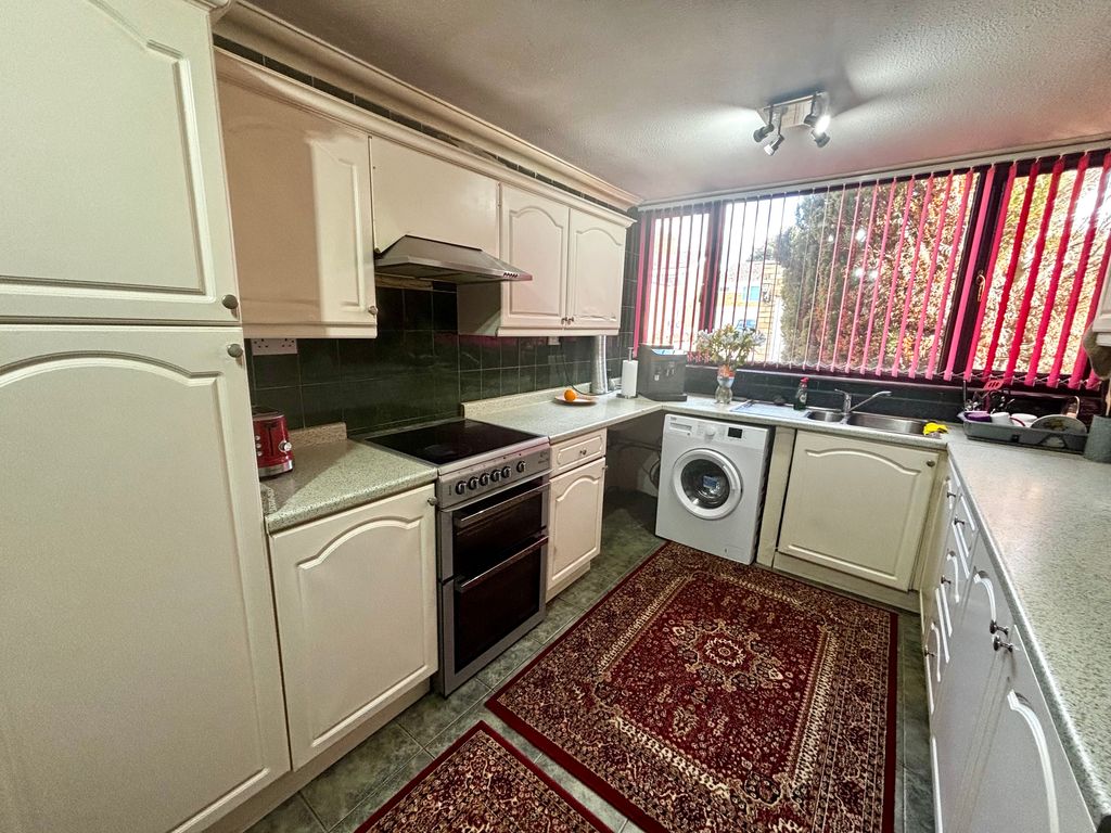 Property photo 2 of 16 Image