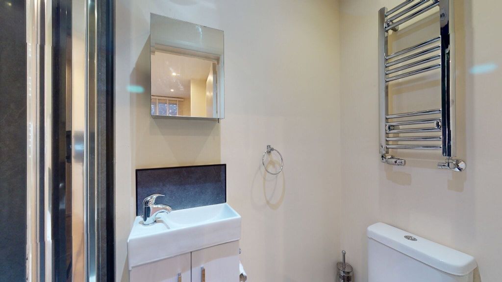 Property photo 3 of 8 Bathroom