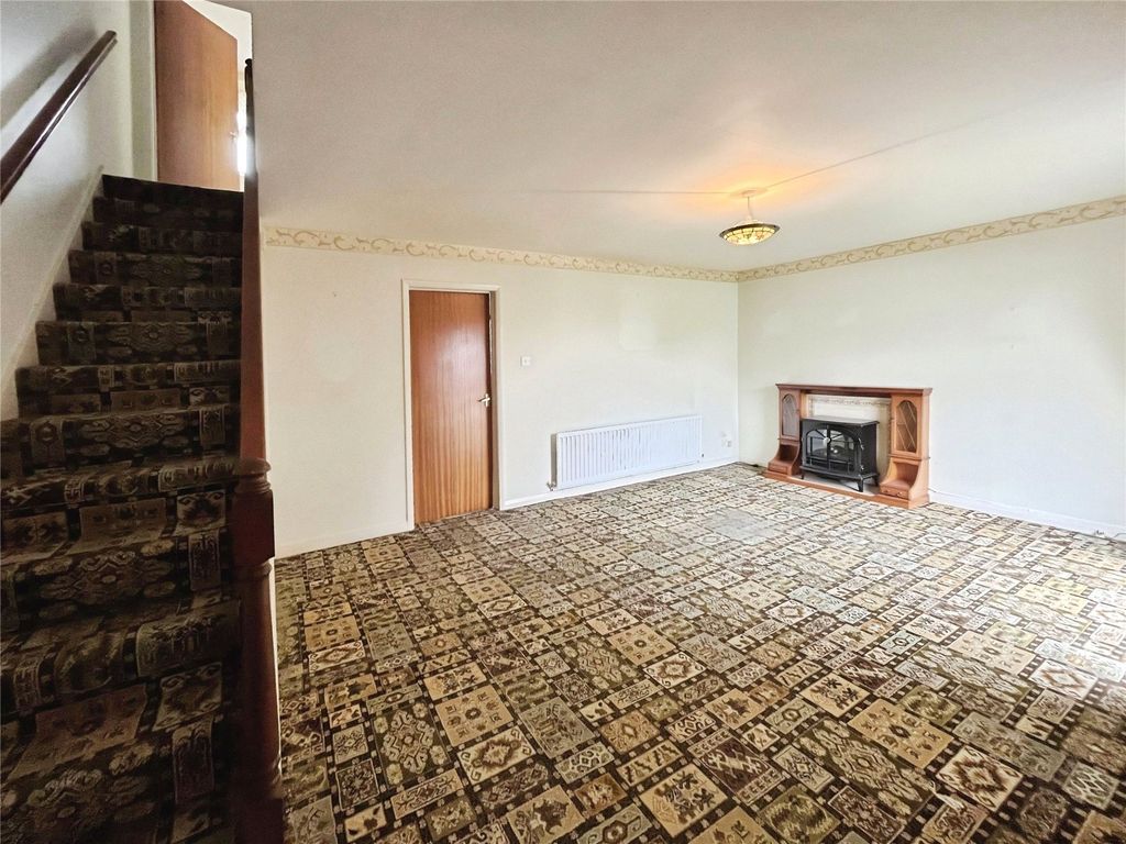 Property photo 2 of 10 Living Room