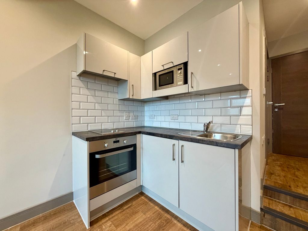 Property photo 2 of 12 Kitchen