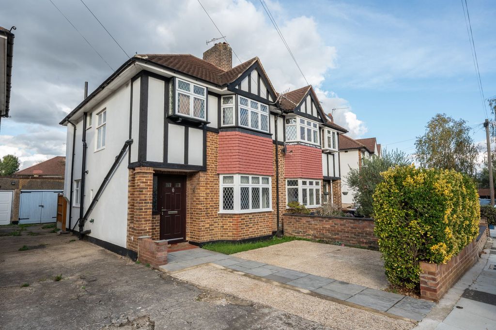 Property photo 1 of 11