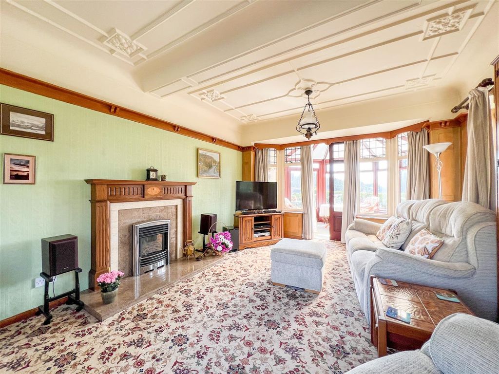 Property photo 3 of 30 Sitting Room