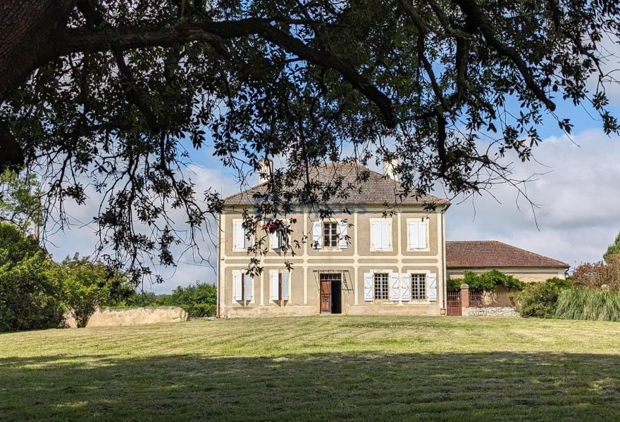 Property photo 1 of 40