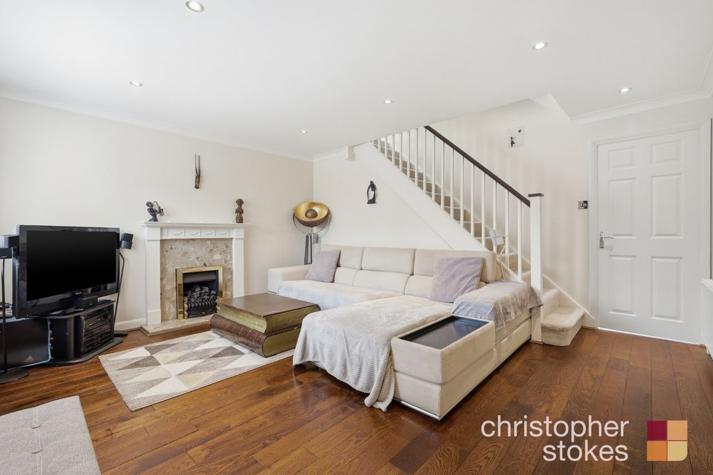 Property photo 2 of 20 5189183