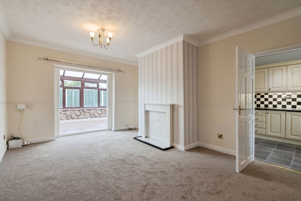 Property photo 3 of 28 Pbox-Img.Jpg