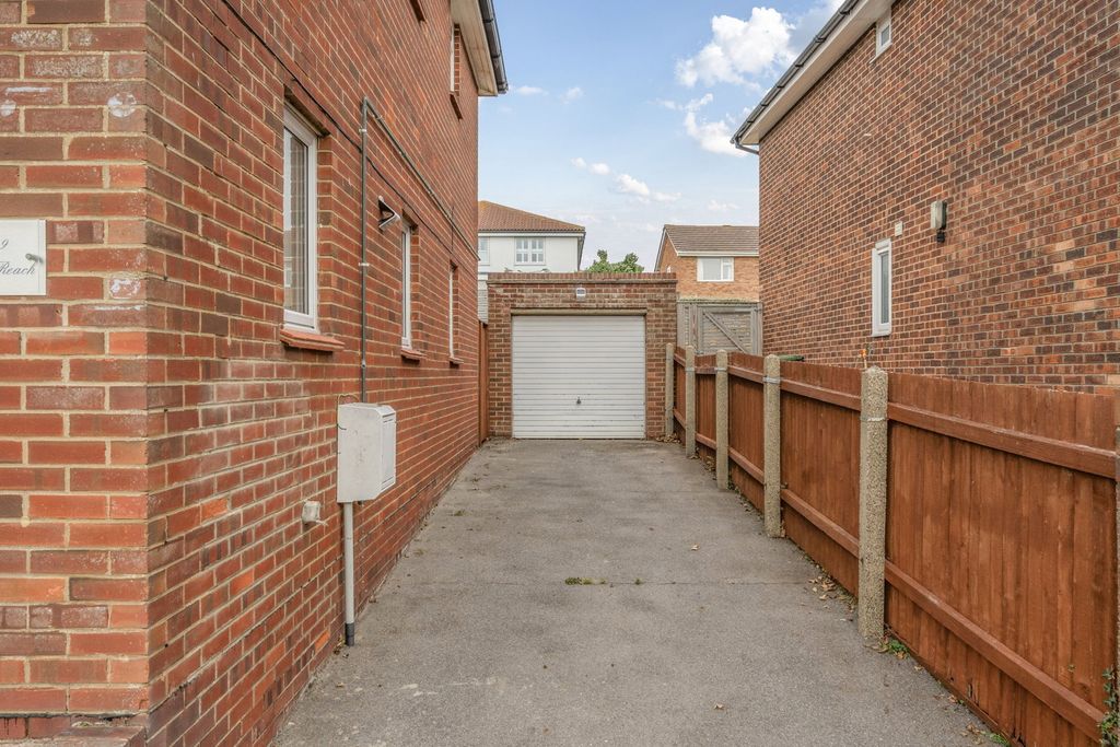 Additional image 19 of 2 bed flat for saleRoyal Esplanade, Ramsgate CT11