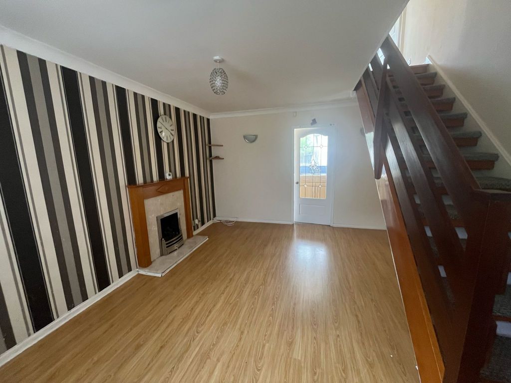 Property photo 1 of 5 2 Bed Room House To Rent  At Wattle Road, West Bromwich B70
