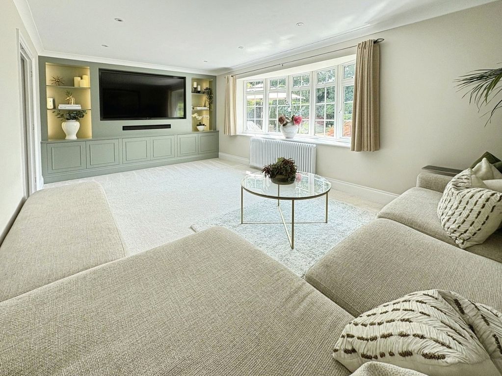 Property photo 2 of 23 Pbox-Img.Jpg
