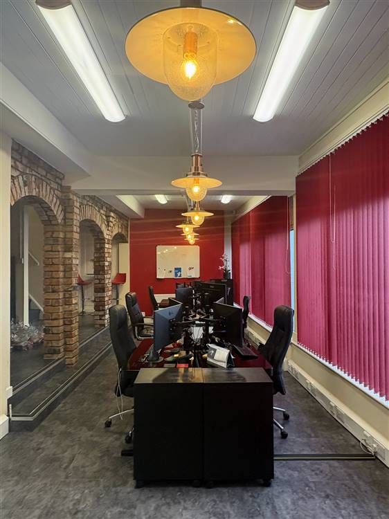 Property photo 2 of 8