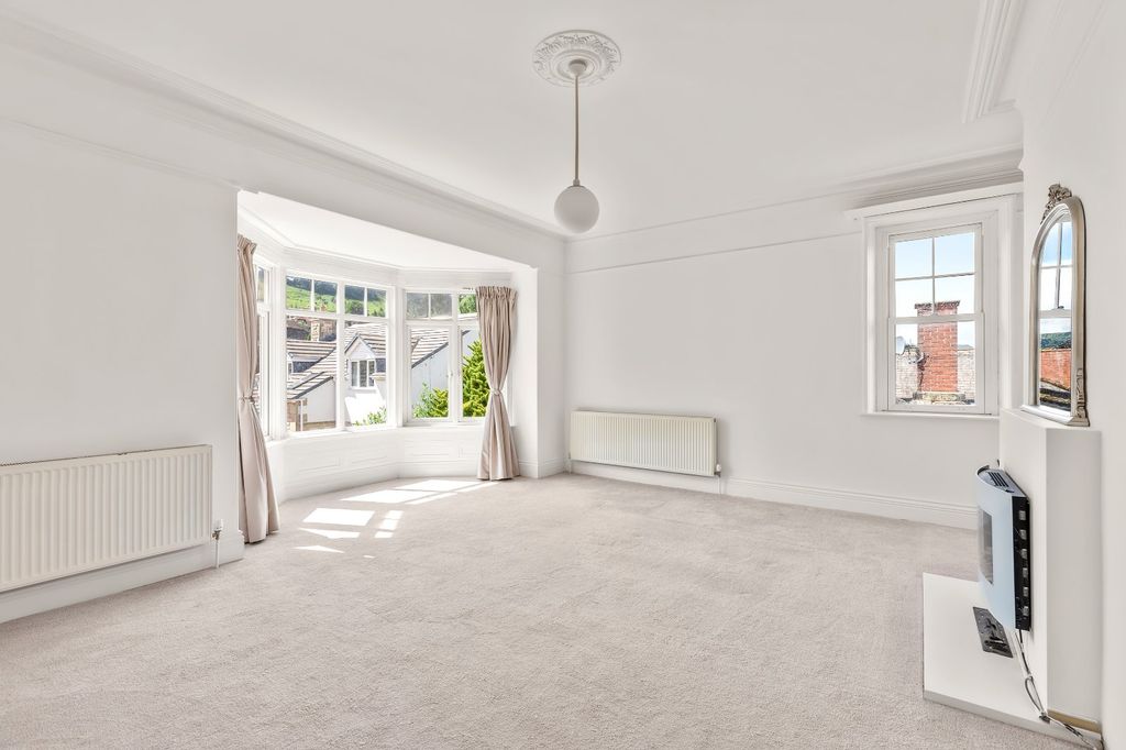 Property photo 2 of 13 Picture No. 03