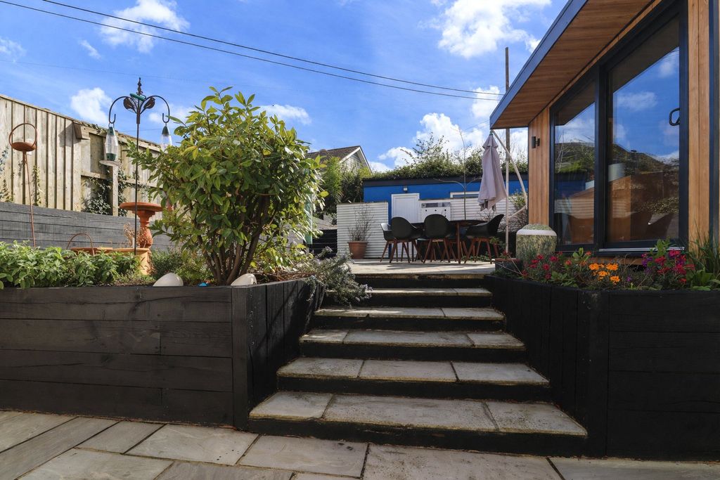 Property photo 3 of 28 Picture No. 52