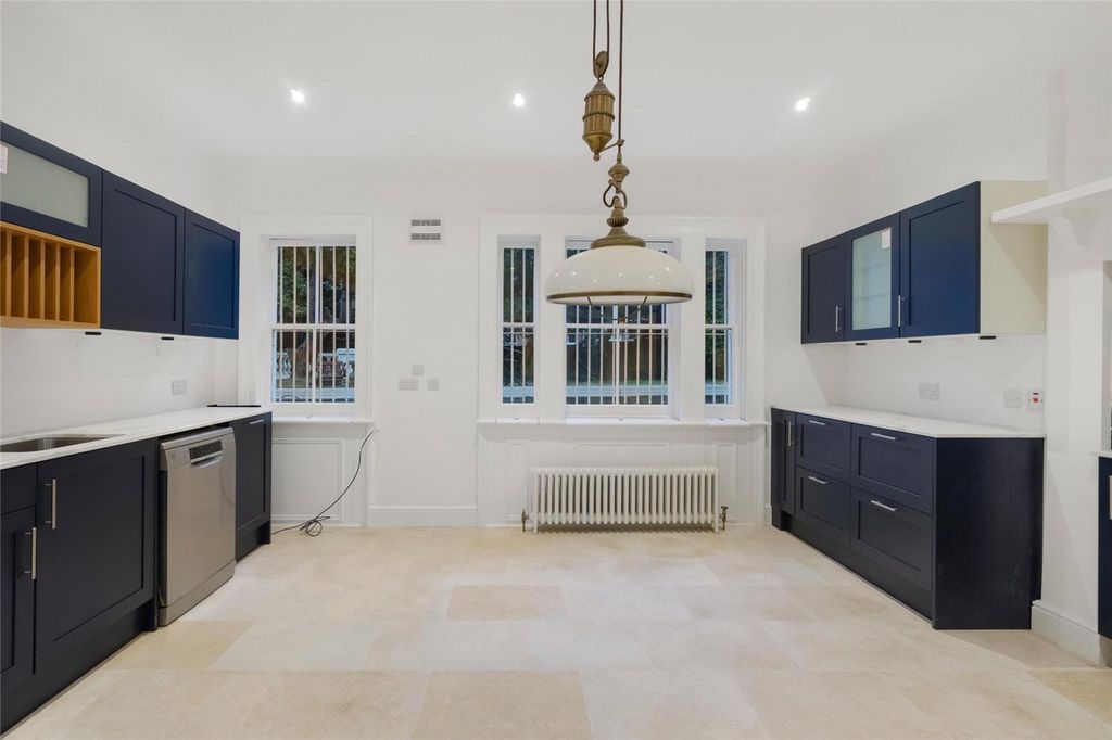 Property photo 3 of 28 Picture No. 15