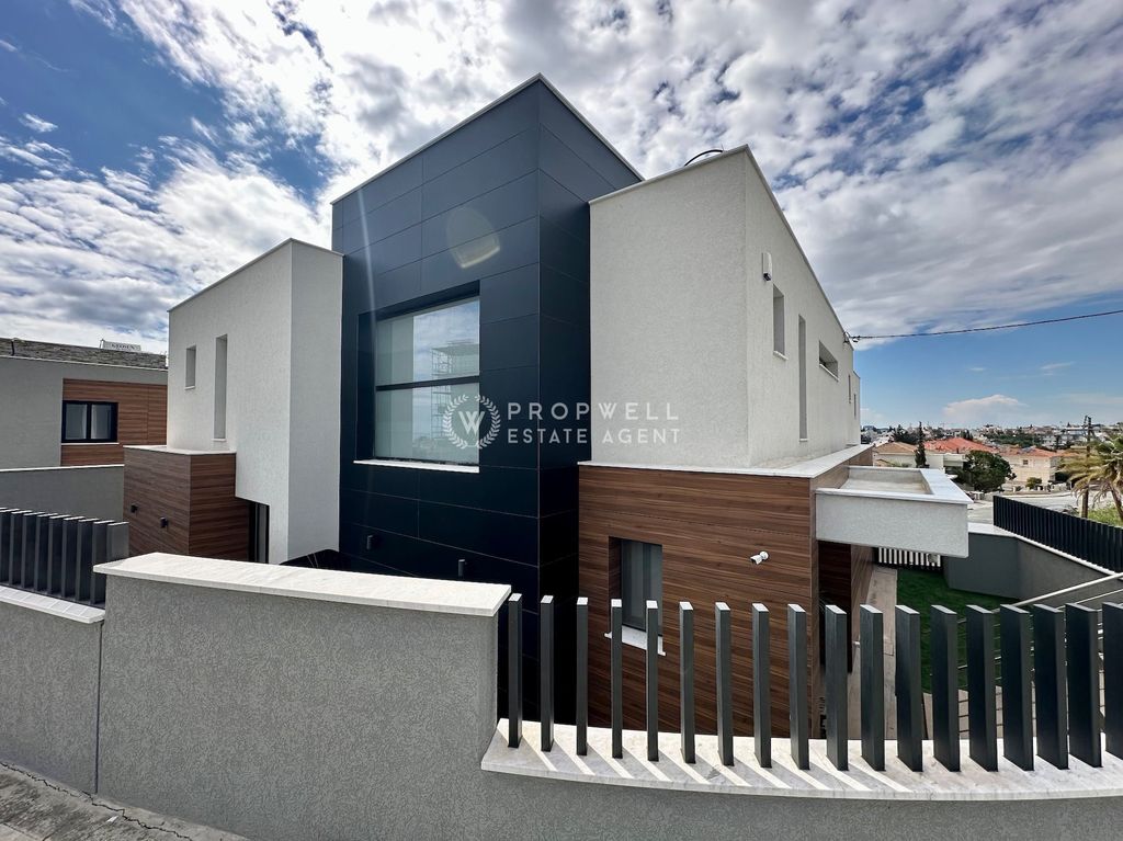 Property photo 2 of 18