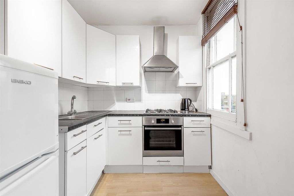 Property photo 3 of 8 13501_00477769.Jpg