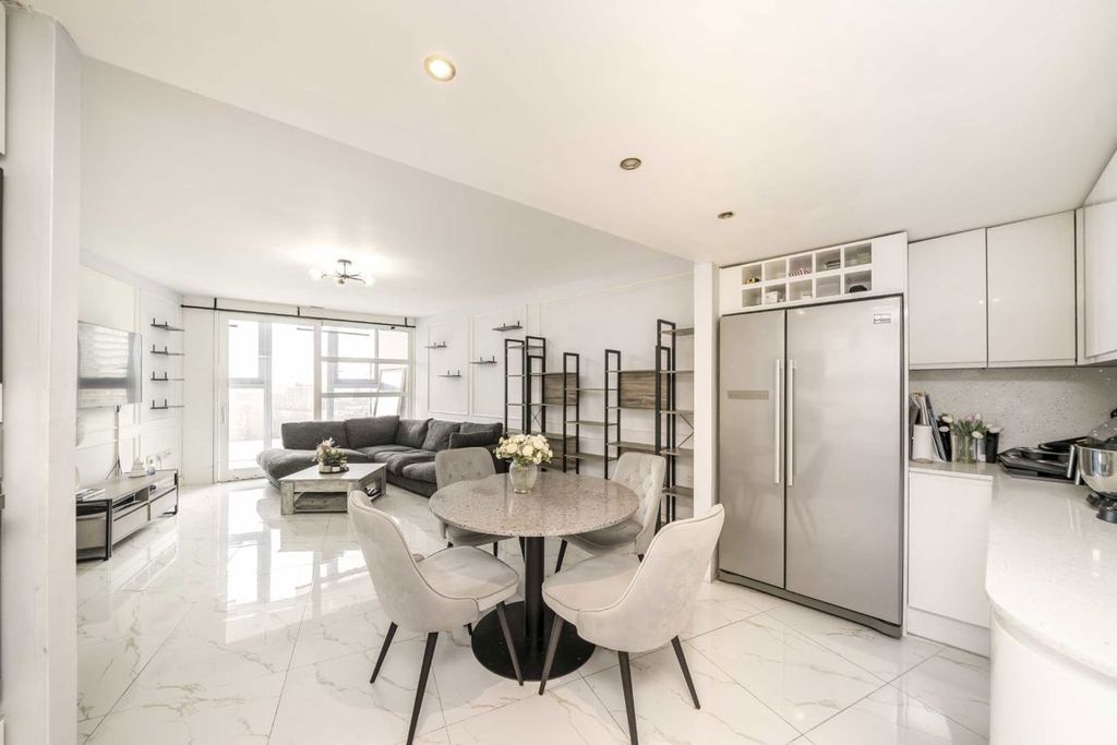 Property photo 2 of 5