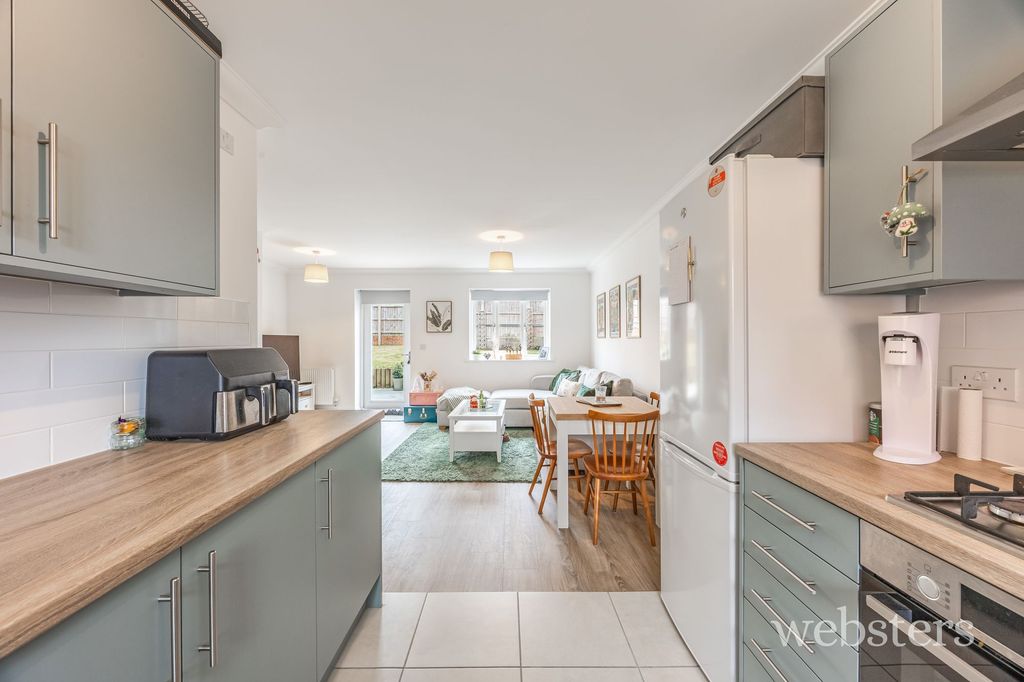 Property photo 2 of 21