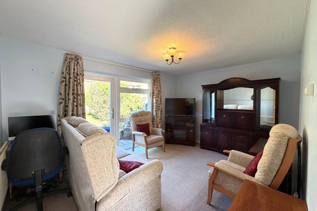 Property photo 3 of 8 Picture No. 02