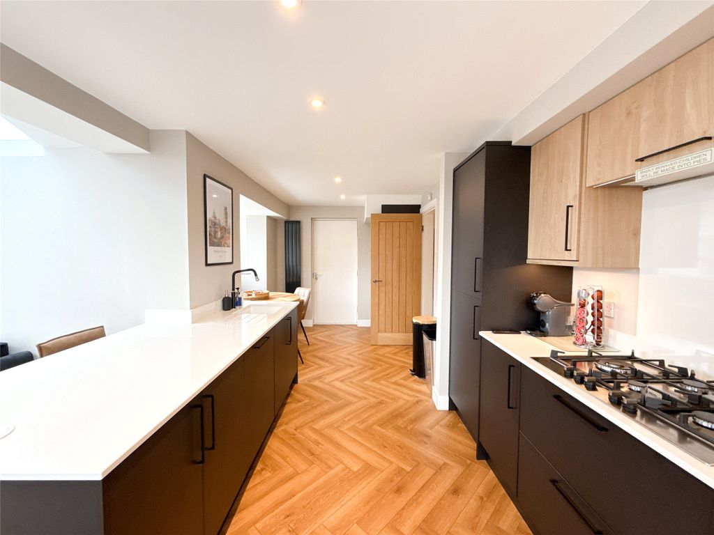 Property photo 3 of 27 Dining Kitchen