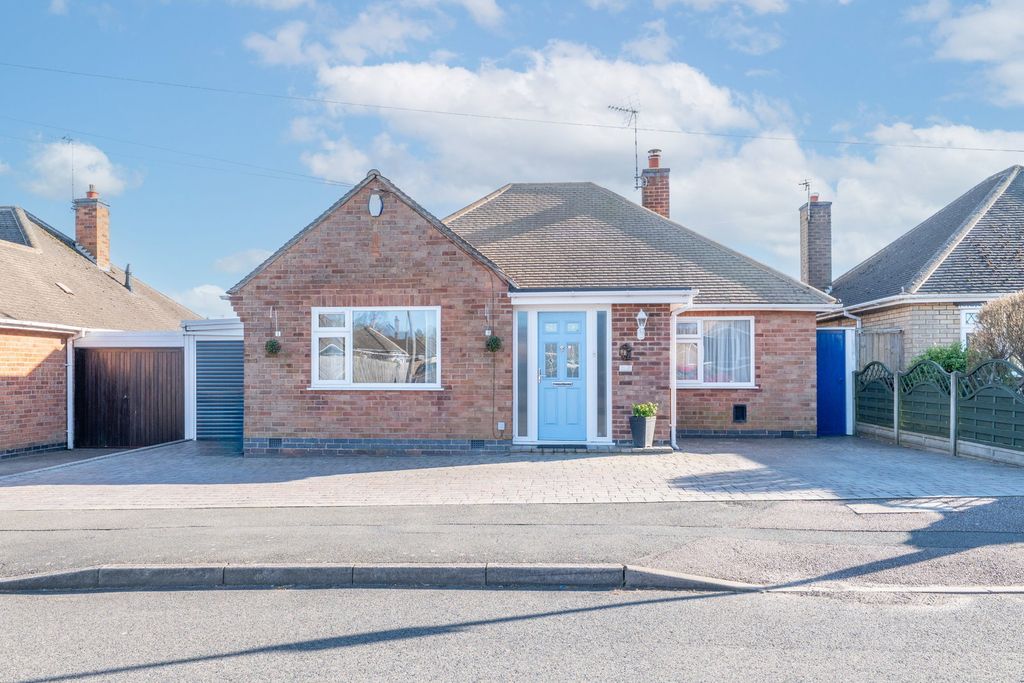 Property photo 1 of 27