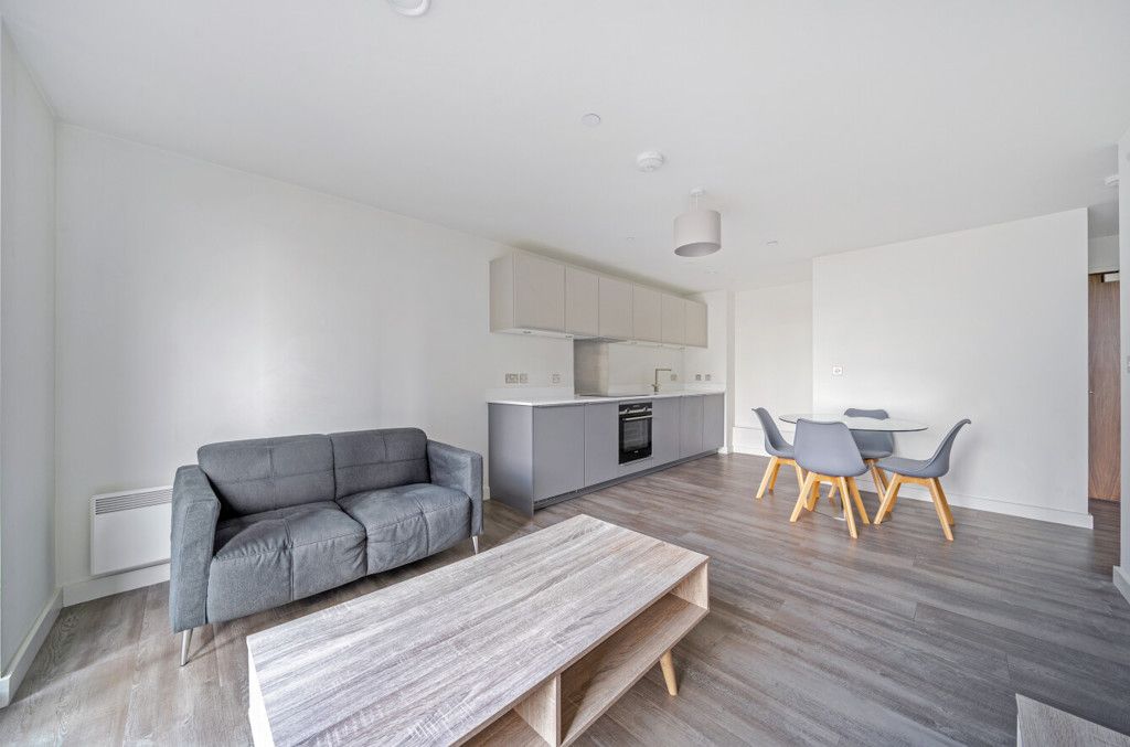 Property photo 3 of 10 10-6819d7869227A-...