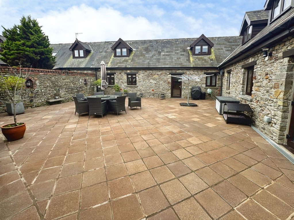 Property photo 1 of 34