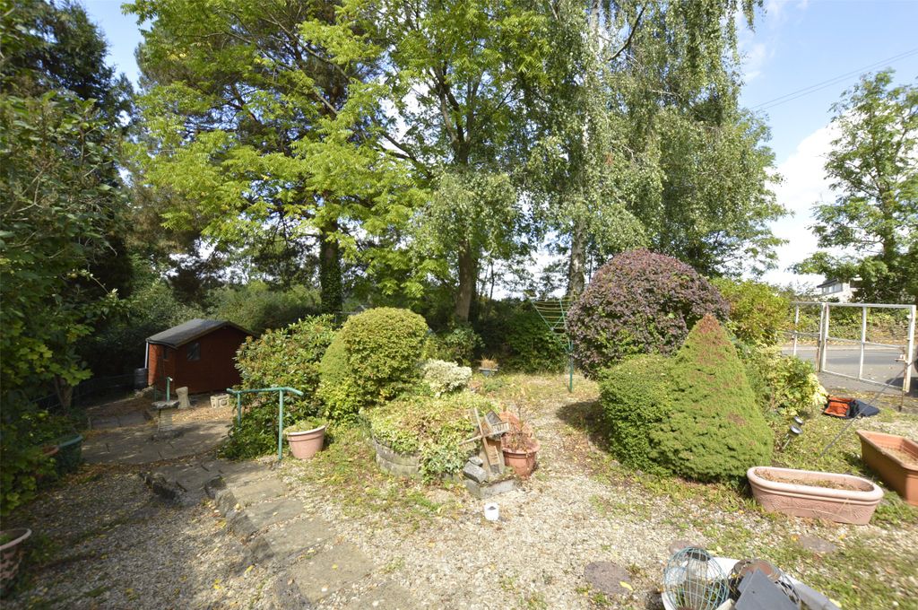 Property photo 2 of 11 Top Garden Section
