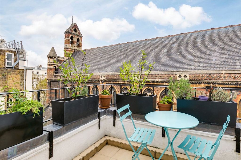 Property photo 3 of 6